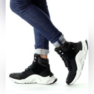 Sorel Women's Kinetic RNEGD Conquest Boot Black Sz 10